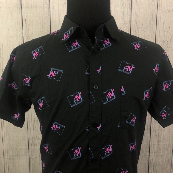 MTV Other - MTV L Black Slim Short Sleeve Button-Front Shirt